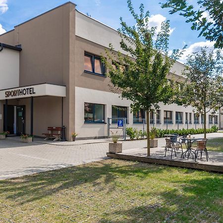 Valašské Meziříčí Sport Hotel Centrum מראה חיצוני תמונה