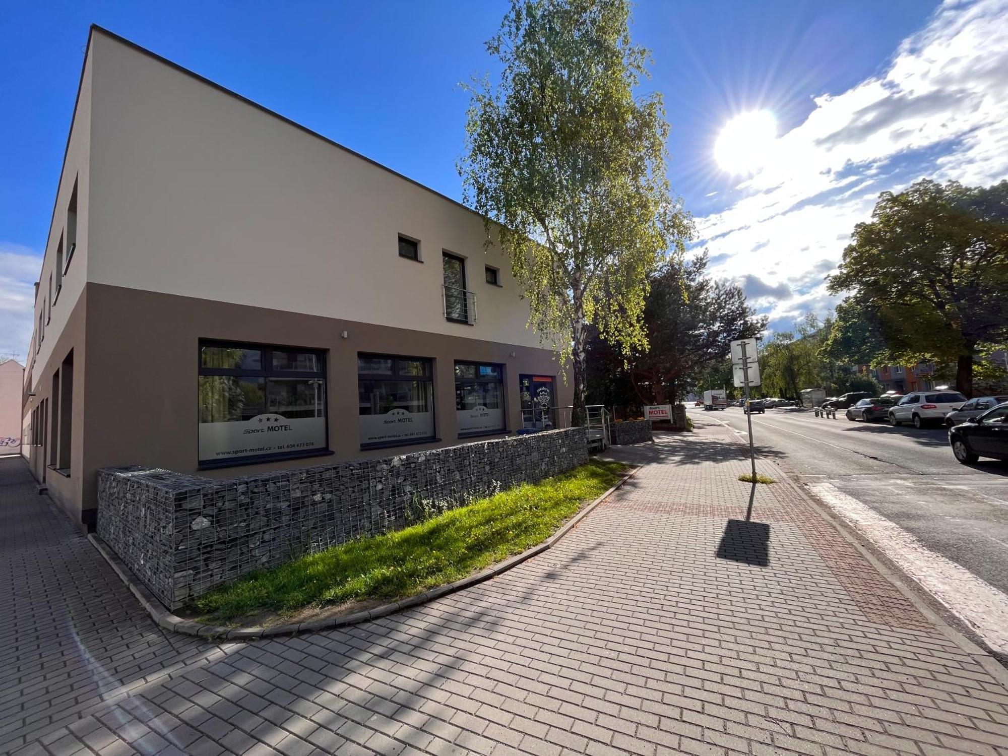 Valašské Meziříčí Sport Hotel Centrum מראה חיצוני תמונה