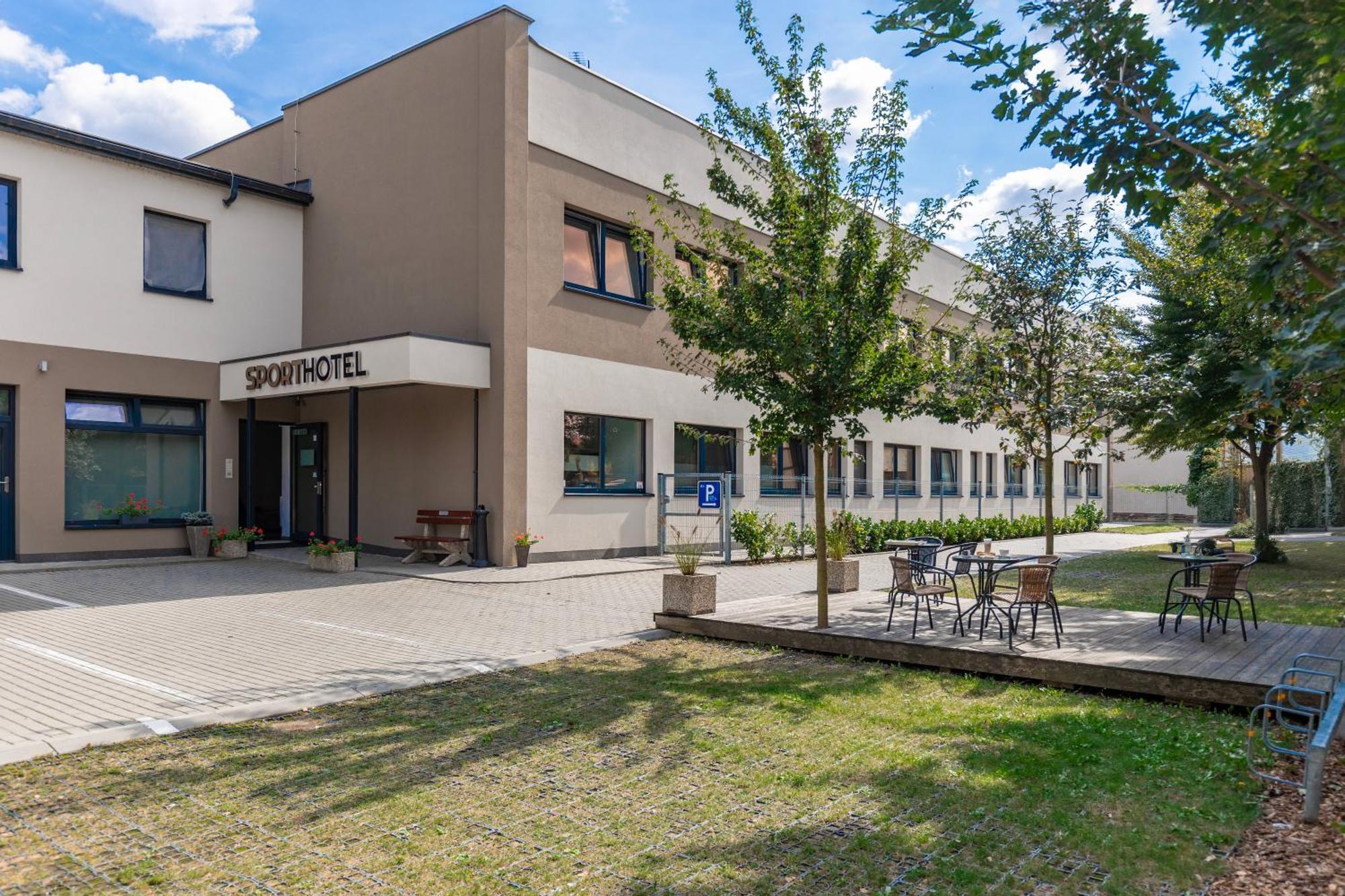 Valašské Meziříčí Sport Hotel Centrum מראה חיצוני תמונה